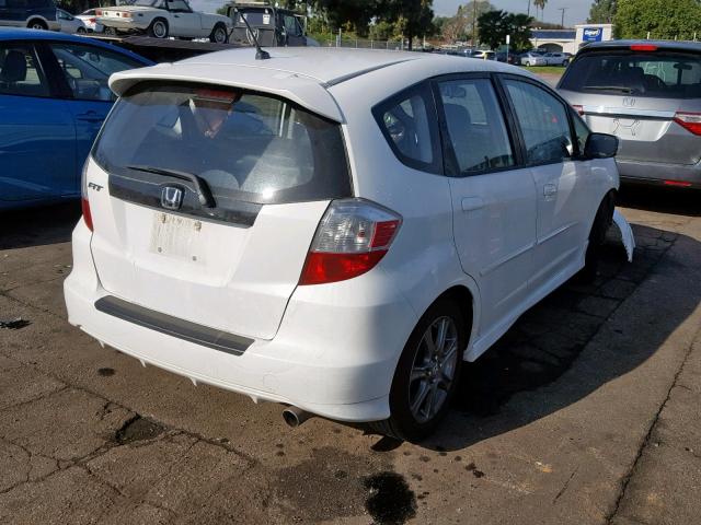 JHMGE8H53DC072120 - 2013 HONDA FIT SPORT WHITE photo 4