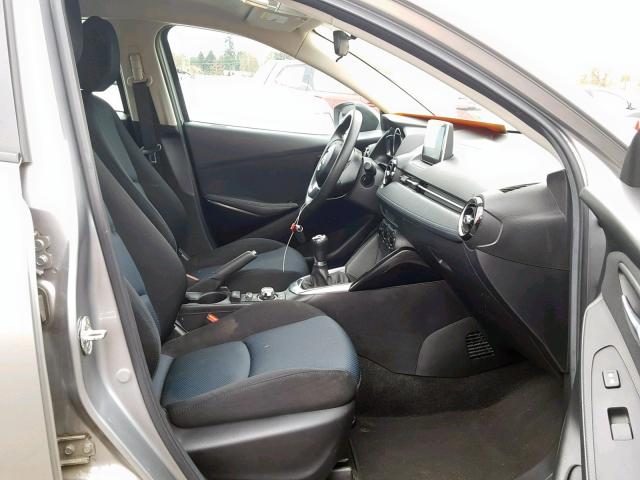 3MYDLBZV7GY138008 - 2016 TOYOTA SCION IA SILVER photo 5