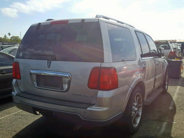 5LMFU28R14LJ13434 - 2004 LINCOLN NAVIGATOR 白色 照片 4