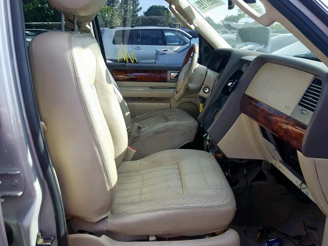 5LMFU28R14LJ13434 - 2004 LINCOLN NAVIGATOR 白色 照片 5