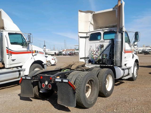 2FWJA3CV18AAC4011 - 2008 STERLING TRUCK AT 9500 WHITE photo 4