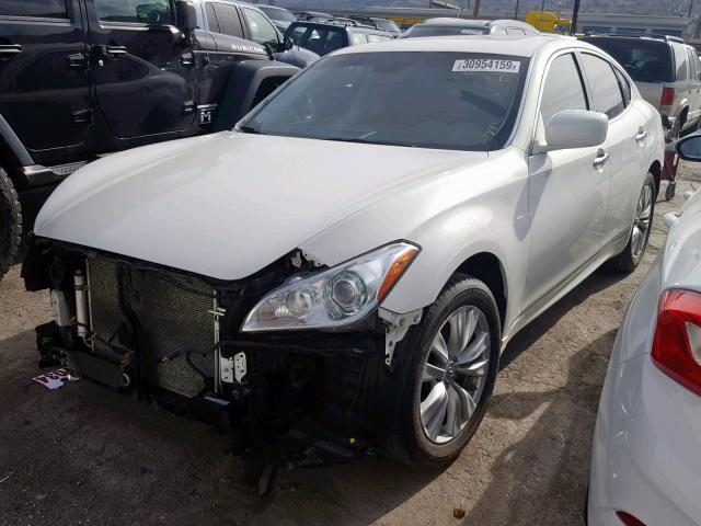 JN1AY1AR6BM570759 - 2011 INFINITI M56 X WHITE photo 2