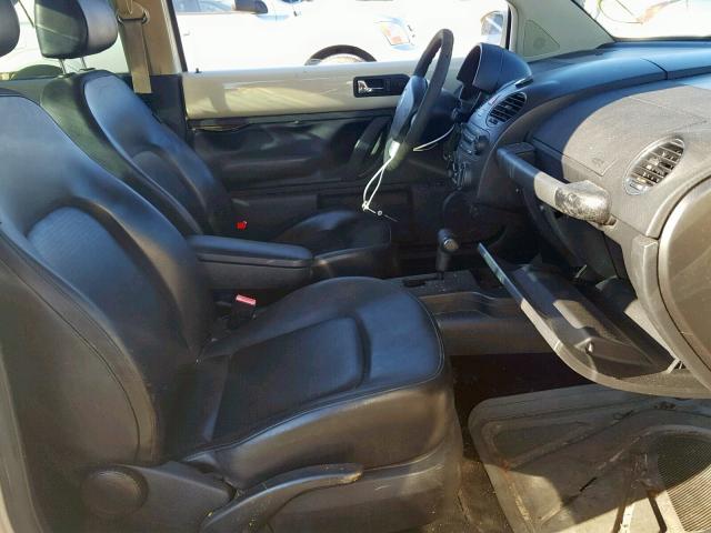 3VWRW31C06M413751 - 2006 VOLKSWAGEN NEW BEETLE Creme Foto 5