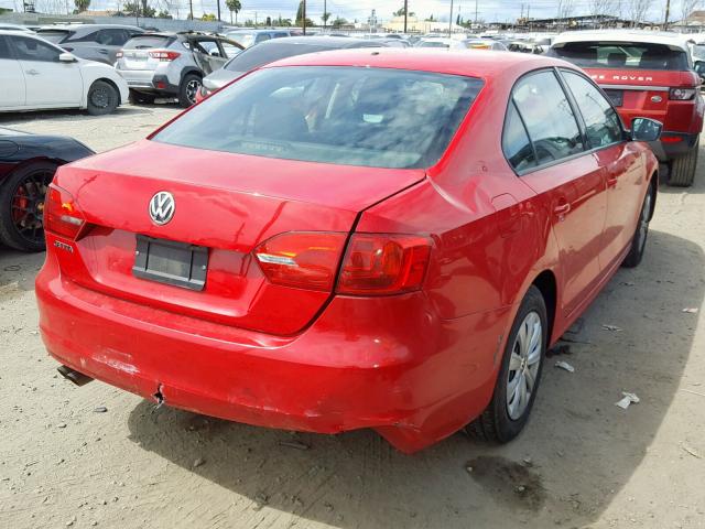 3VW2K7AJ2EM209583 - 2014 VOLKSWAGEN JETTA BASE RED photo 4