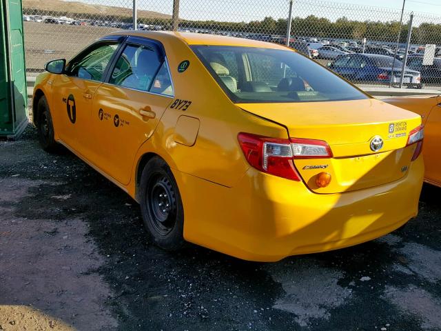 4T1BD1FK1CU044299 - 2012 TOYOTA CAMRY HYBR YELLOW photo 3