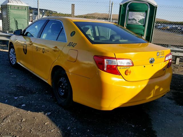 4T1BD1FK9DU080372 - 2013 TOYOTA CAMRY HYBR YELLOW photo 3