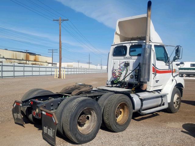 2FWJA3CV07AY58187 - 2007 STERLING TRUCK AT 9500 WHITE photo 4