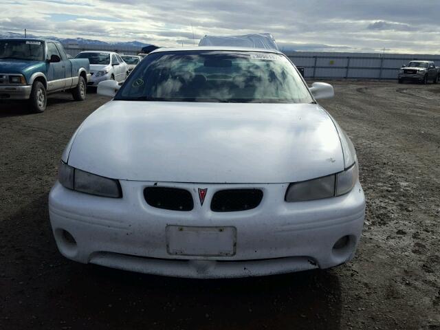 1G2WK52J82F257130 - 2002 PONTIAC GRAND PRIX WHITE photo 9