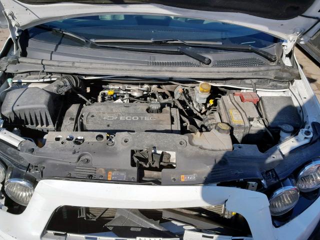 1G1JA5SH6F4130098 - 2015 CHEVROLET SONIC LS WHITE photo 7