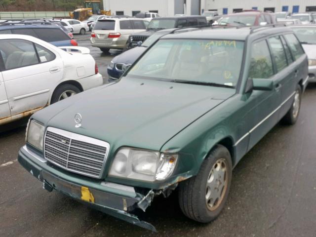 WDBEA92E7SF306434 - 1995 MERCEDES-BENZ E 320 GREEN photo 2