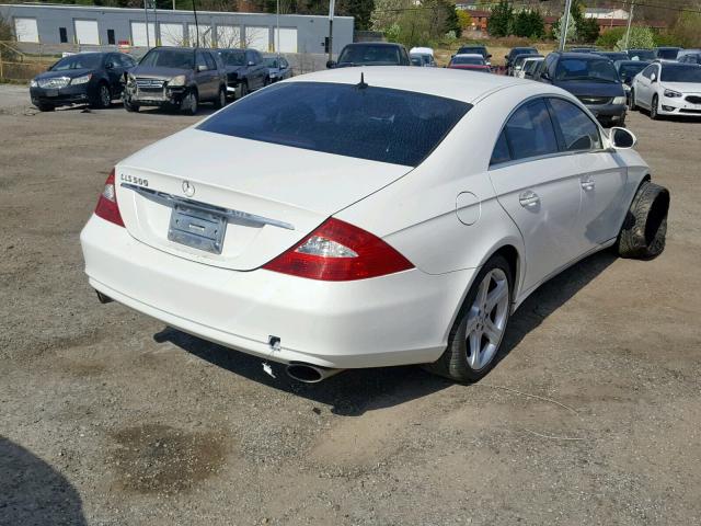 WDDDJ75X96A030135 - 2006 MERCEDES-BENZ CLS 500C WHITE photo 4