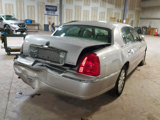 1LNHM81WX7Y631645 - 2007 LINCOLN TOWN CAR S GRAY photo 4