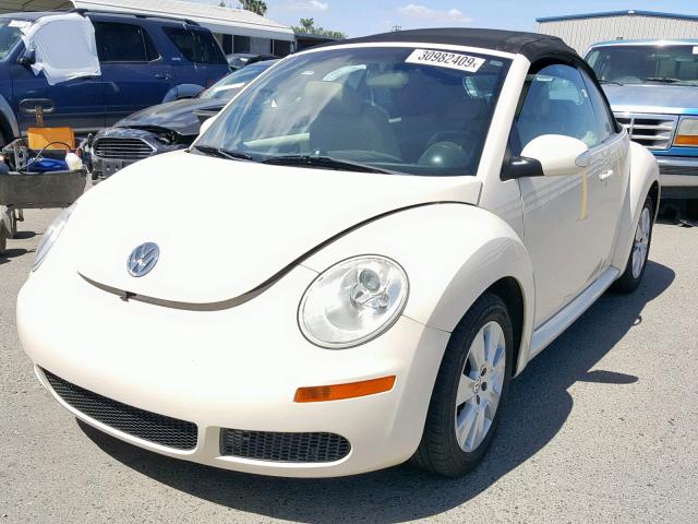 3VWPG31Y98M405666 - 2008 VOLKSWAGEN NEW BEETLE კრემისფერი ფოტო 2
