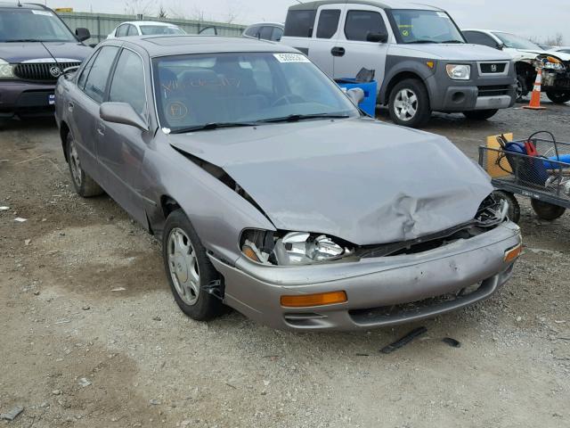 4T1BG12K0TU663117 - 1996 TOYOTA CAMRY DX GRAY photo 1