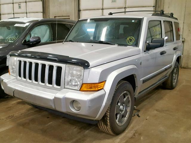1J8HG48N06C246620 - 2006 JEEP COMMANDER SILVER photo 2