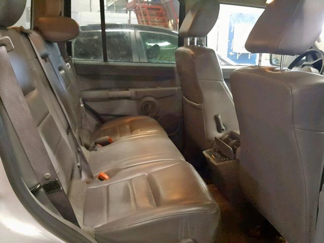 1J8HG48N06C246620 - 2006 JEEP COMMANDER SILVER photo 6