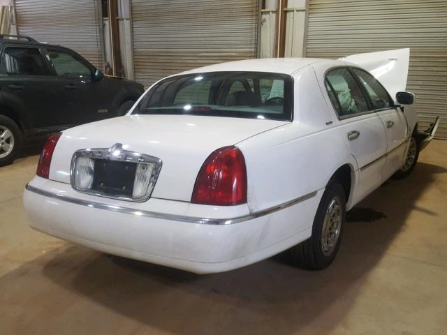 1LNFM82W9WY731305 - 1998 LINCOLN TOWN CAR S WHITE photo 4