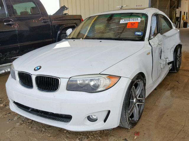 WBAUP7C5XCVP22609 - 2012 BMW 128 I WHITE photo 2