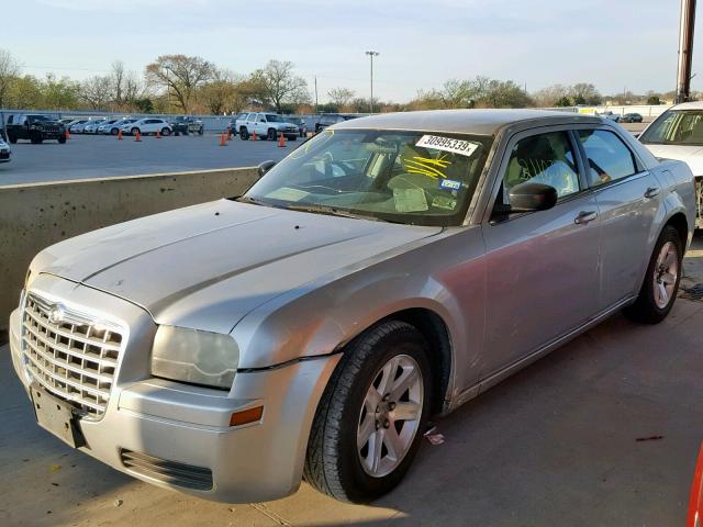 2C3KA43R17H604819 - 2007 CHRYSLER 300 GRAY photo 2