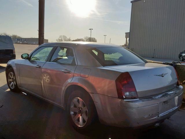 2C3KA43R17H604819 - 2007 CHRYSLER 300 GRAY photo 3