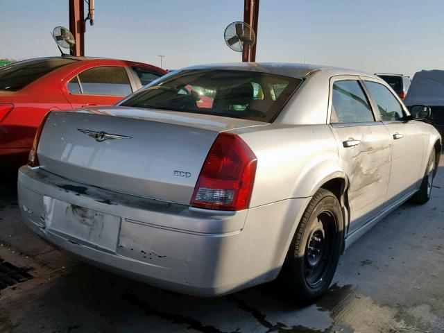 2C3KA43R17H604819 - 2007 CHRYSLER 300 GRAY photo 4