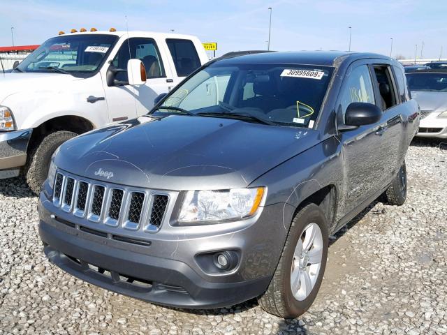 1C4NJDBB7CD562368 - 2012 JEEP COMPASS SP 灰色 照片 2