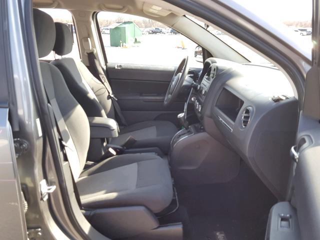 1C4NJDBB7CD562368 - 2012 JEEP COMPASS SP 灰色 照片 5