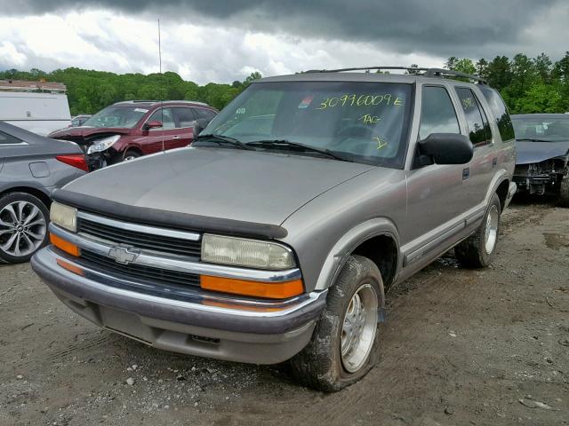 1GNCS13W0X2203313 - 1999 CHEVROLET BLAZER TAN photo 2