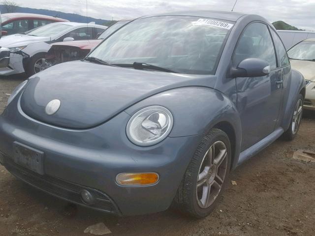 3VWCD31C84M407141 - 2004 VOLKSWAGEN NEW BEETLE CHARCOAL photo 2