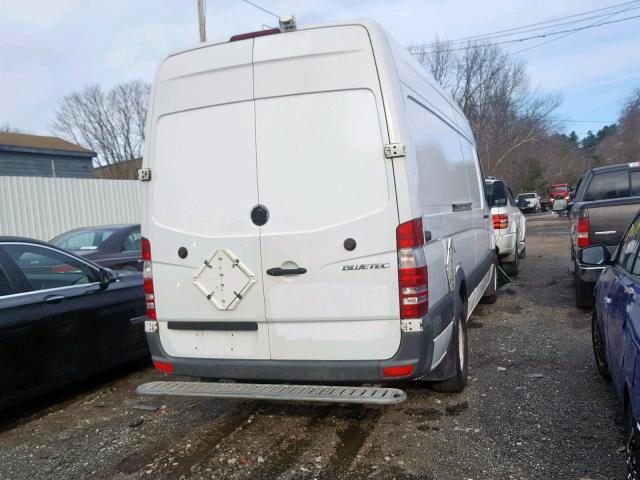 WD3PE8CB0C5671326 - 2012 MERCEDES-BENZ SPRINTER 2 WHITE photo 4