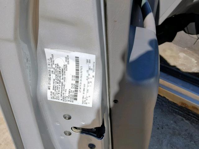 1FAFP34343W132925 - 2003 FORD FOCUS SE C SILVER photo 10