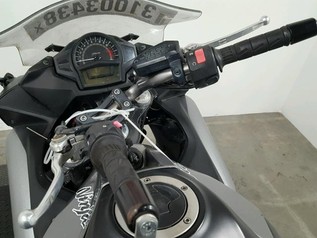 JKAEXEE17EDA17066 - 2014 KAWASAKI EX650 E GRAY photo 19
