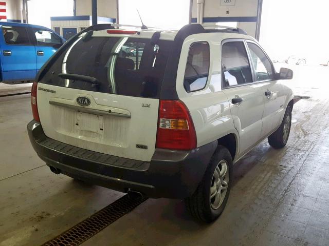 KNDJE723477393640 - 2007 KIA SPORTAGE E WHITE photo 4