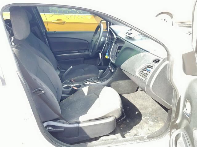 1C3CCBAB2DN734054 - 2013 CHRYSLER 200 LX WHITE photo 5