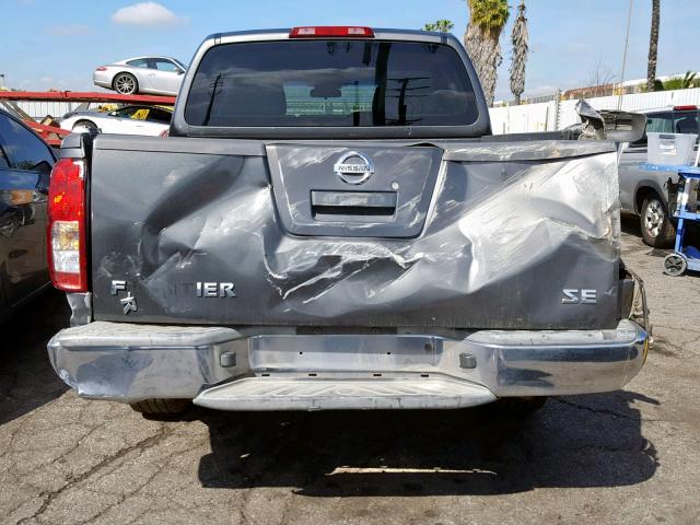 1N6AD07U58C434472 - 2008 NISSAN FRONTIER C GRAY photo 9