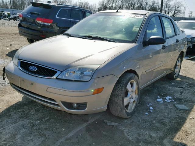 1FAFP34N96W172410 - 2006 FORD FOCUS ZX4 TAN photo 2