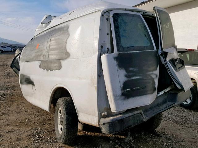 1GCFH15T871224584 - 2007 CHEVROLET EXPRESS G1 WHITE photo 3