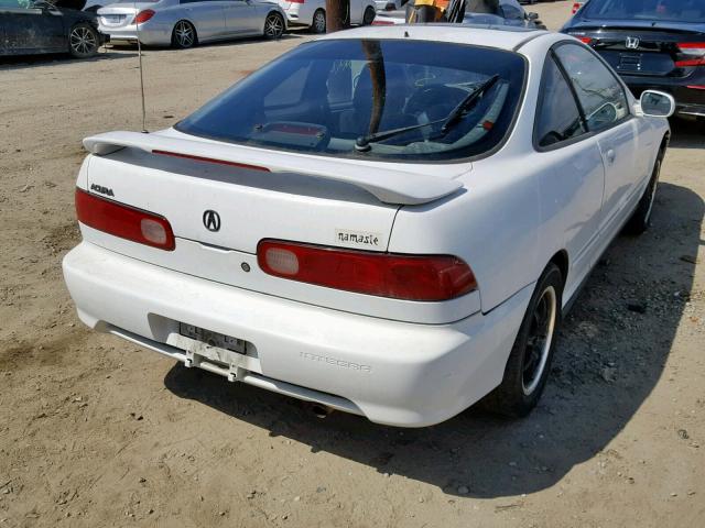 JH4DC4457YS009797 - 2000 ACURA INTEGRA LS WHITE photo 4