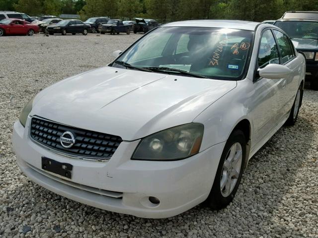 1N4BL11D05N900968 - 2005 NISSAN ALTIMA SE WHITE photo 2