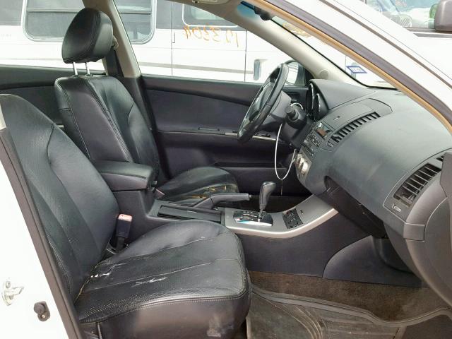 1N4BL11D05N900968 - 2005 NISSAN ALTIMA SE WHITE photo 5