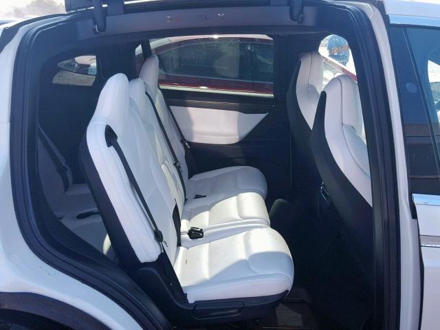 5YJXCAE20HF076207 - 2017 TESLA MODEL X WHITE photo 5