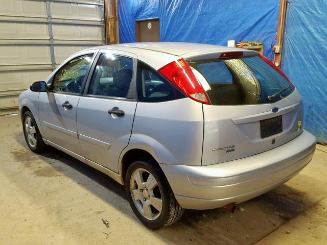 1FAHP37NX7W136893 - 2007 FORD FOCUS ZX5 SILVER photo 3