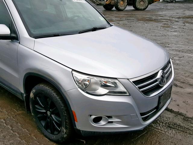 WVGBV75N69W526422 - 2009 VOLKSWAGEN TIGUAN SE SILVER photo 9