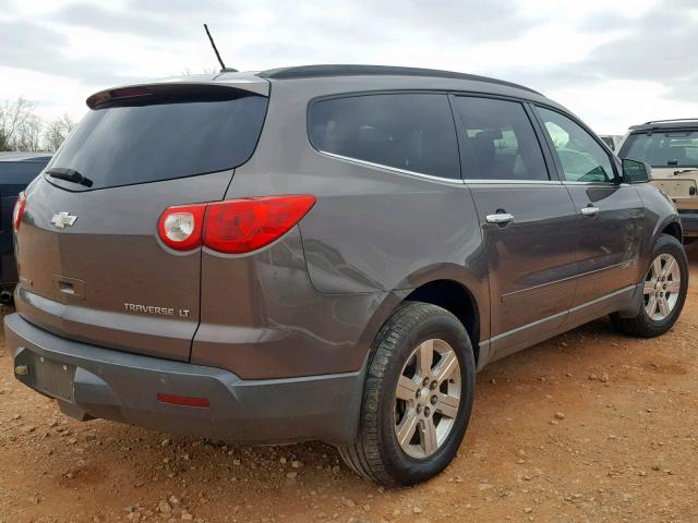 1GNEV23D29S132011 - 2009 CHEVROLET TRAVERSE L BROWN photo 4