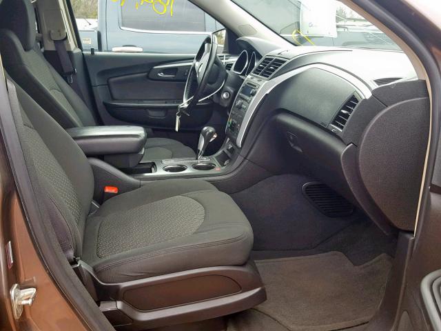 1GNEV23D29S132011 - 2009 CHEVROLET TRAVERSE L BROWN photo 5