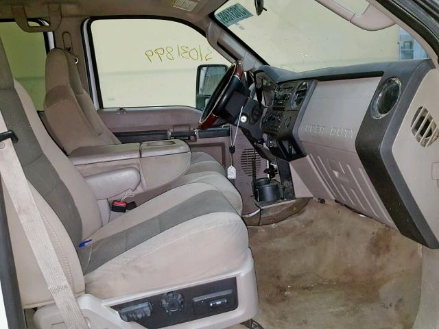 1FTSW21538EE50480 - 2008 FORD F250 SUPER WHITE photo 5