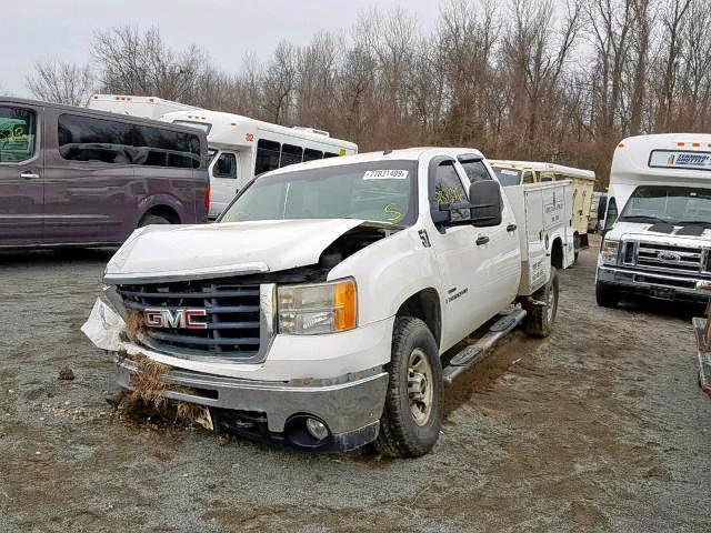 1GTHK33688F137677 - 2008 GMC SIERRA K35 WHITE photo 2