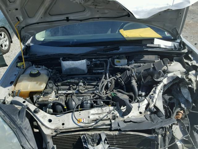 1FAFP34N76W146839 - 2006 FORD FOCUS ZX4 SILVER photo 7