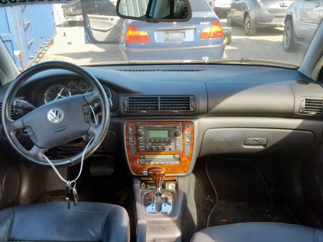 WVWTH63B12P452135 - 2002 VOLKSWAGEN PASSAT GLX GRAY photo 9