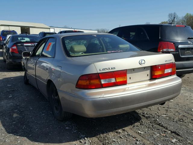 JT8BF22G7V0042426 - 1997 LEXUS ES 300 GOLD photo 3